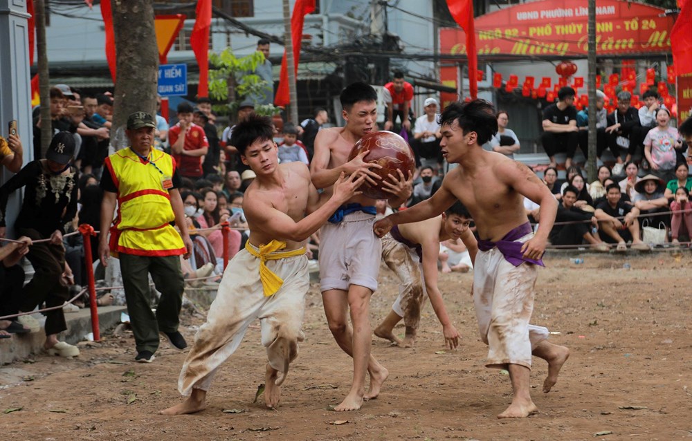 Rộn ràng hội vật cầu Thúy Lĩnh những ngày đầu năm Bính Ngọ - ảnh 4