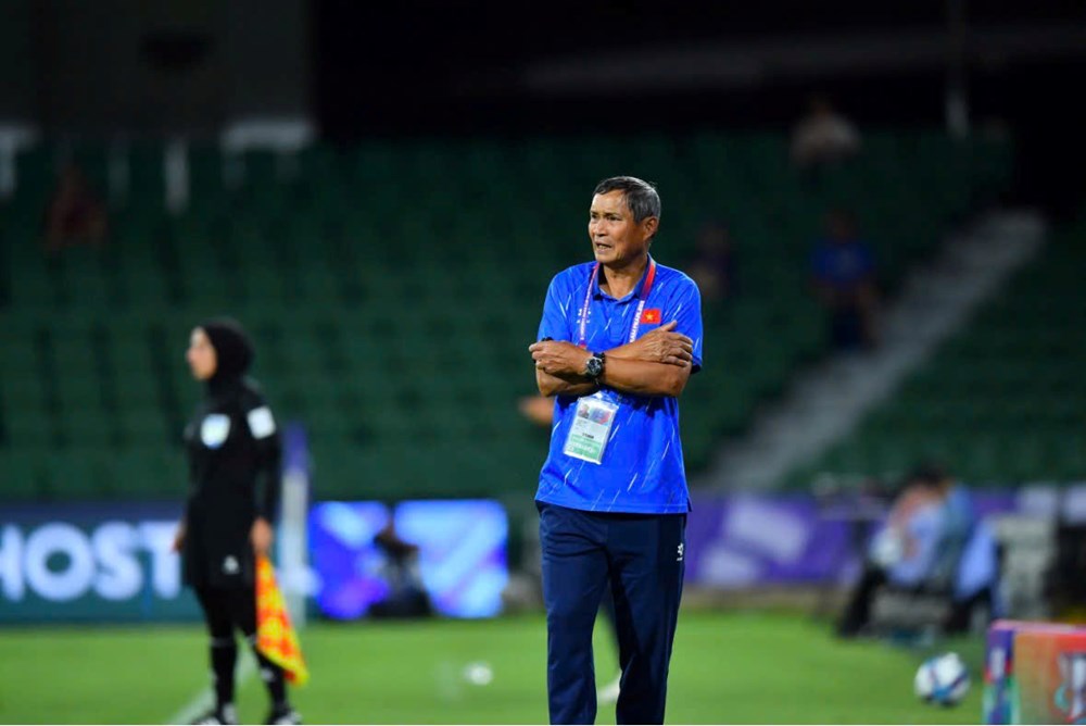 HLV Mai Đức Chung ghi nhận tinh thần thi đấu của tuyển nữ Việt Nam trước Ấn Độ - ảnh 1