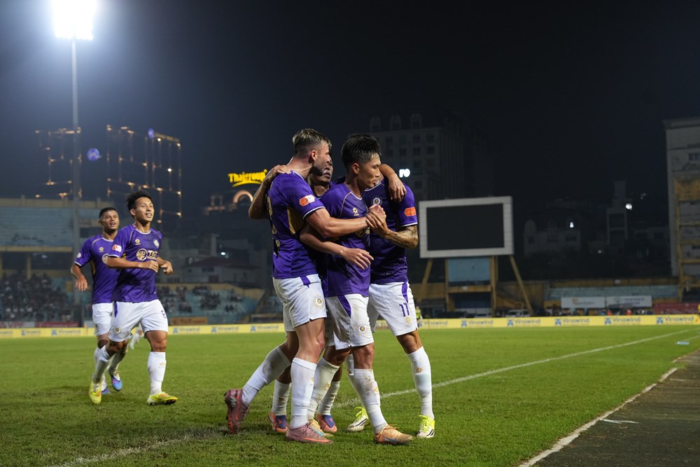 Hoàng Hên lập cú đúp giúp Hà Nội FC thắng CAHN trong trận derby thủ đô - ảnh 3