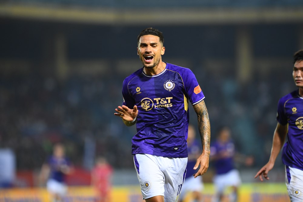 Hoàng Hên lập cú đúp giúp Hà Nội FC thắng CAHN trong trận derby thủ đô - ảnh 2