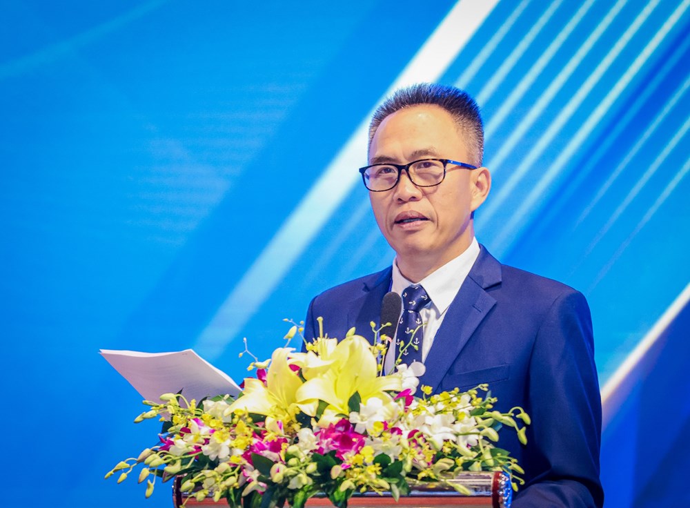 Mở lối đưa nghệ thuật vào thang máy - ảnh 1