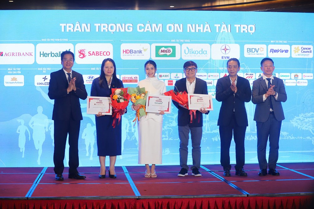 Dàn sao của điền kinh Việt Nam dự Tiền Phong Marathon - ảnh 2