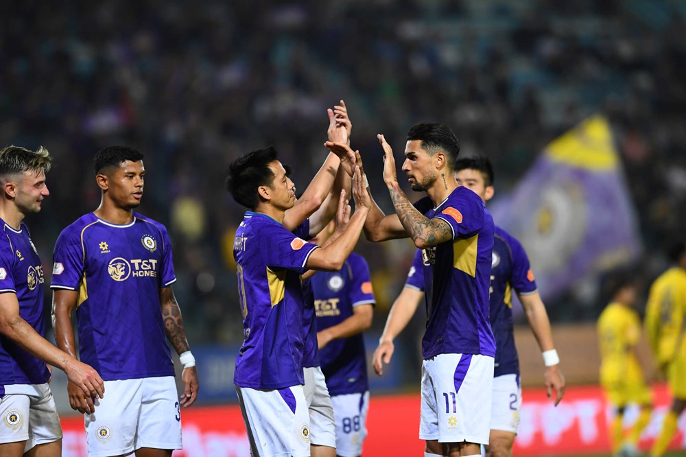 CLB Hà Nội thắng đậm SLNA 3-0 - ảnh 2