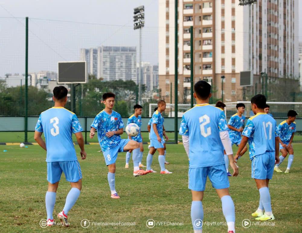 U19 Việt Nam duy trì nhịp tập luyện, HLV Yutaka Ikeuchi tập trung mục tiêu đánh giá lực lượng - ảnh 4