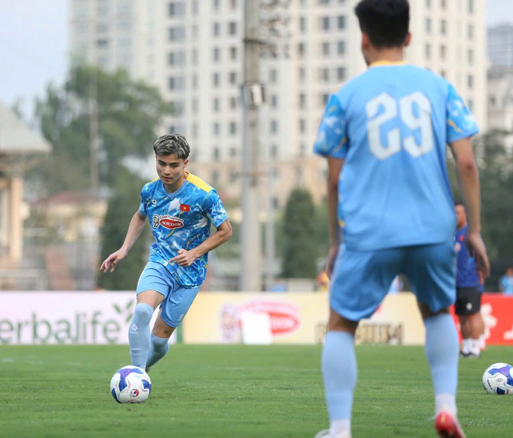 U23 Việt Nam khởi động tập luyện, hướng tới Giải CFA Team China 2026 - ảnh 2