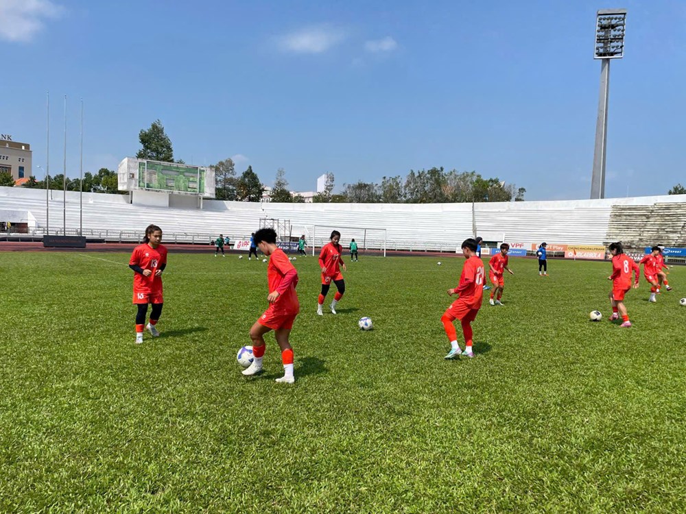 U20 nữ Việt Nam cọ xát với CLB nữ TP.HCM I trong quá trình chuẩn bị giải châu Á - ảnh 1