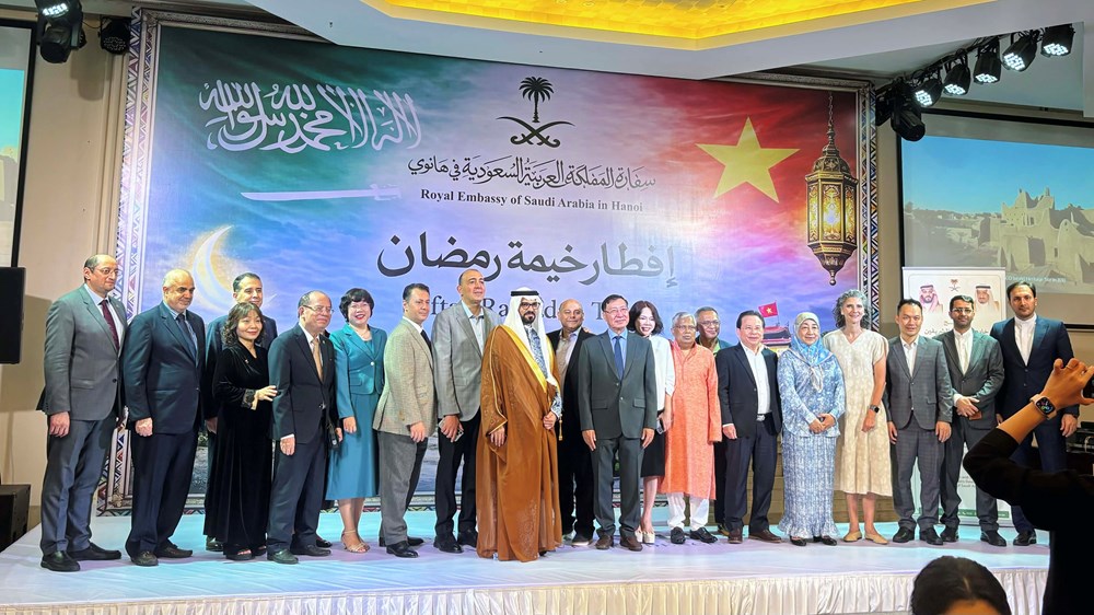 Không gian văn hóa Hồi giáo rực rỡ trong ngày lễ Eid al-Fitr tại Hà Nội - ảnh 2