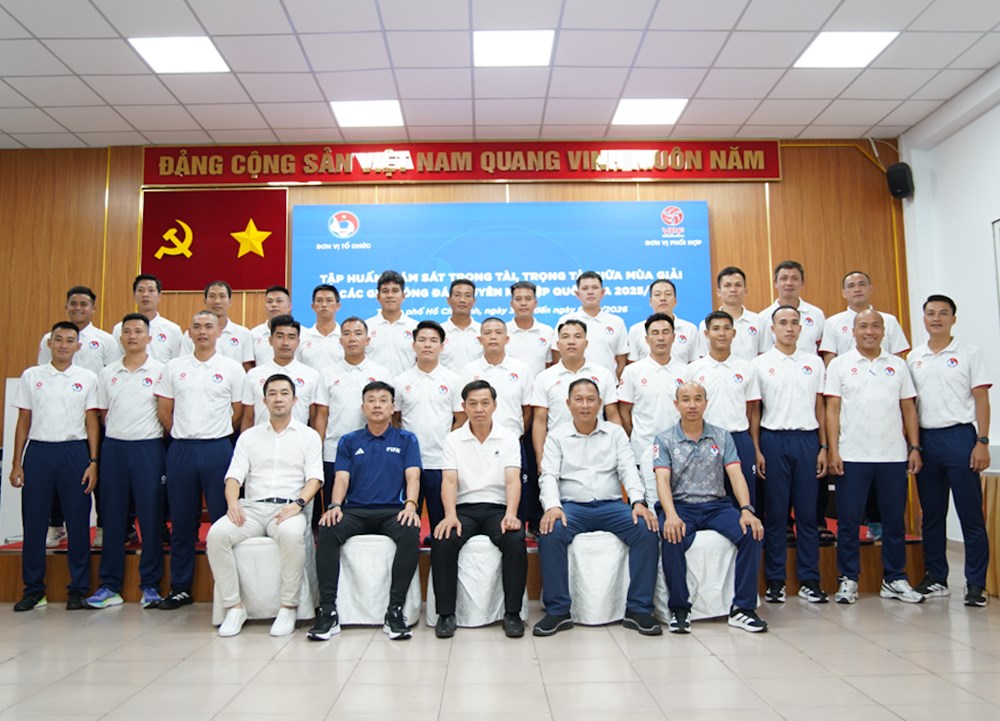 Khai mạc đợt tập huấn giữa mùa giải cho trọng tài, giám sát trọng tài các giải BĐCNQG 2025/26 - ảnh 3