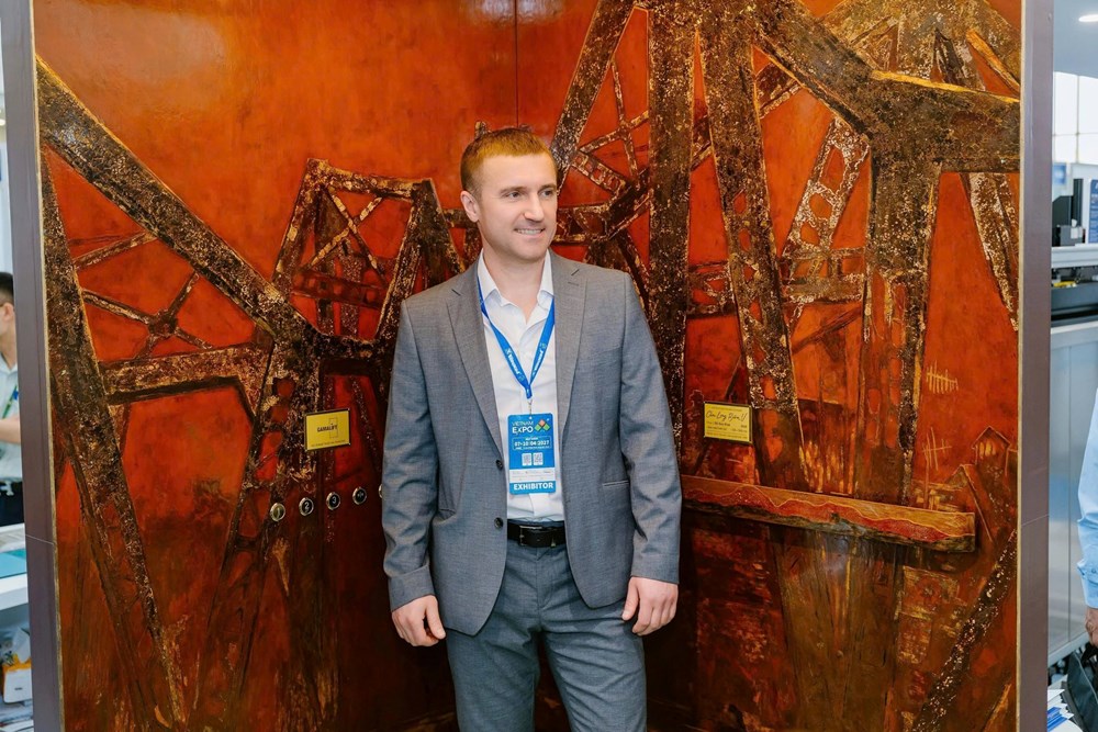 Lần đầu tiên nghệ thuật sơn mài được ứng dụng trong thang máy - ảnh 5