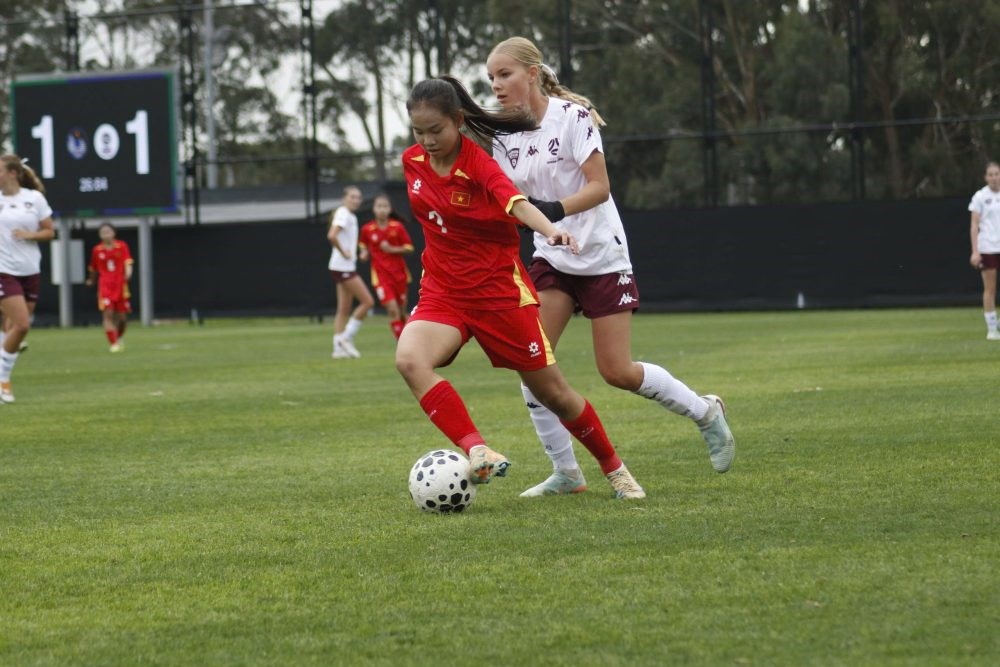 U15 nữ Việt Nam chia điểm với U15 Queensland Maroon tại Australia - ảnh 2