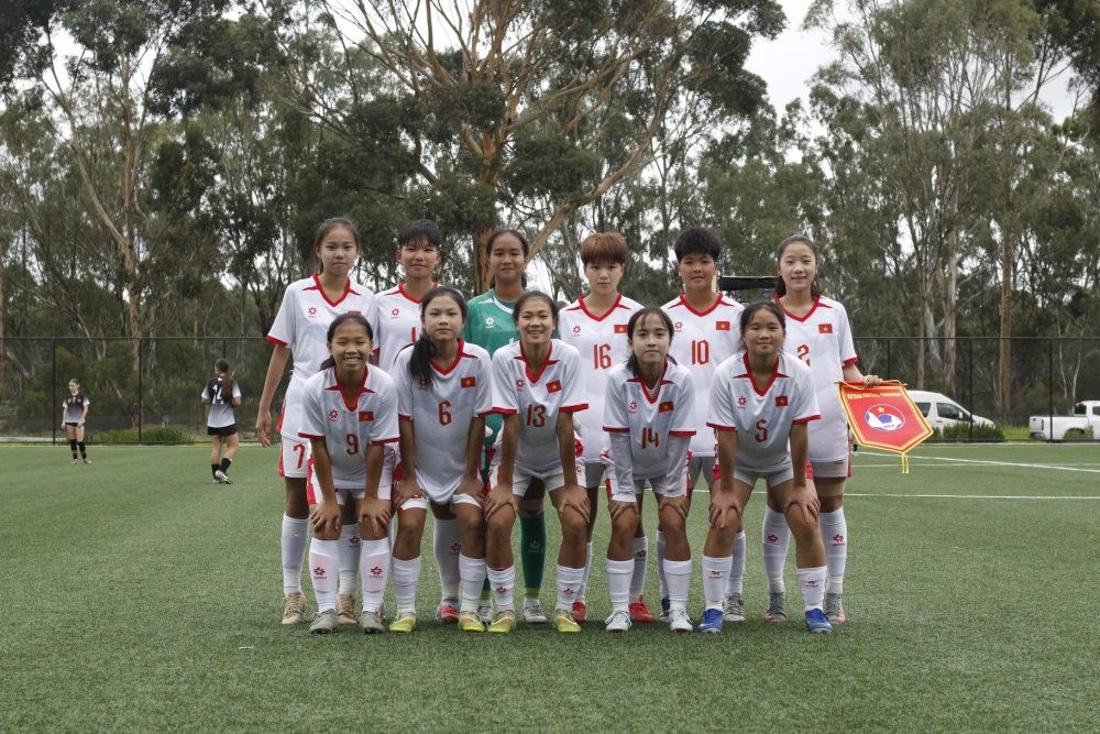 U15 nữ Việt Nam thi đấu liên tục tại Australia, tích lũy kinh nghiệm qua từng trận - ảnh 1