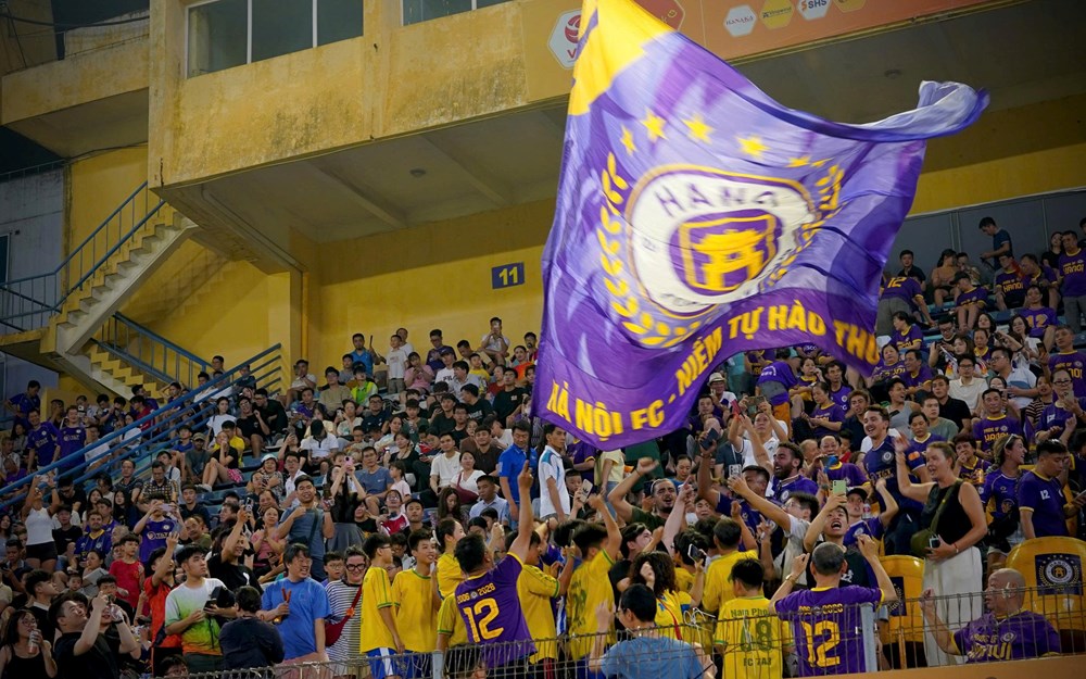 Hoàng Hên rực sáng, CLB Hà Nội thắng Becamex TP.HCM trong “mưa bàn thắng” - ảnh 3