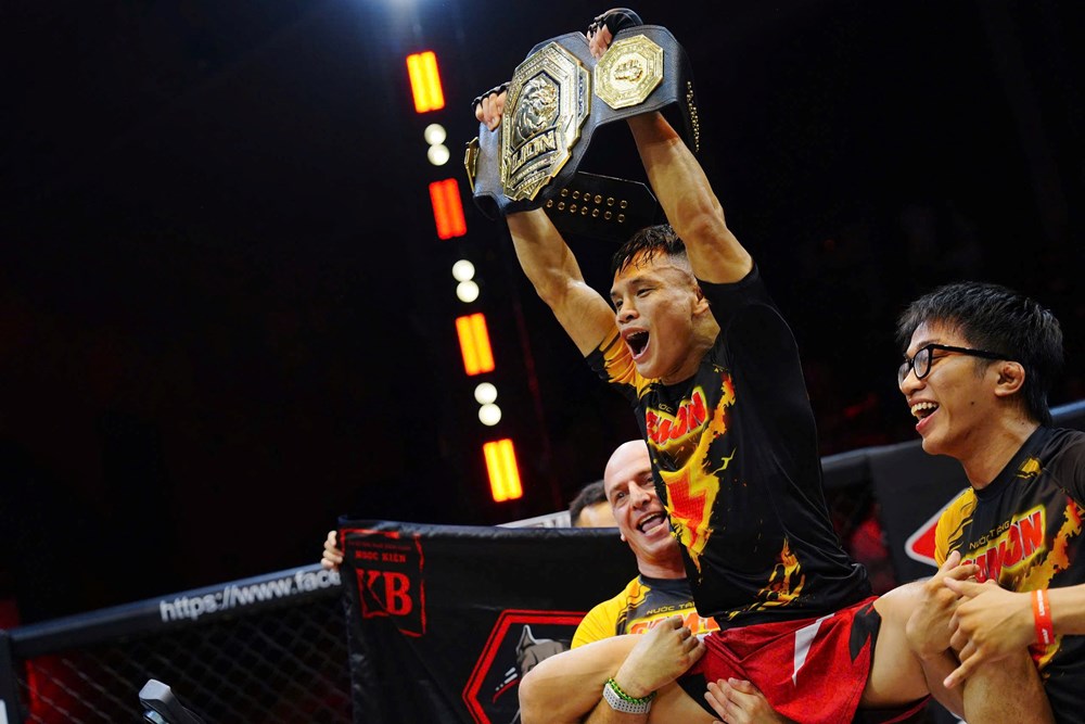 Lê Văn Tuần tiếp tục giữ đai hạng 56kg sau chiến thắng thuyết phục - ảnh 1