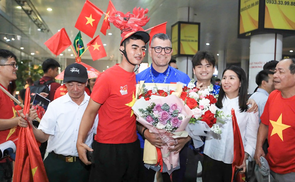 U17 Việt Nam trở về trong vinh quang, sẵn sàng chinh phục VCK U17 châu Á 2026 - ảnh 3