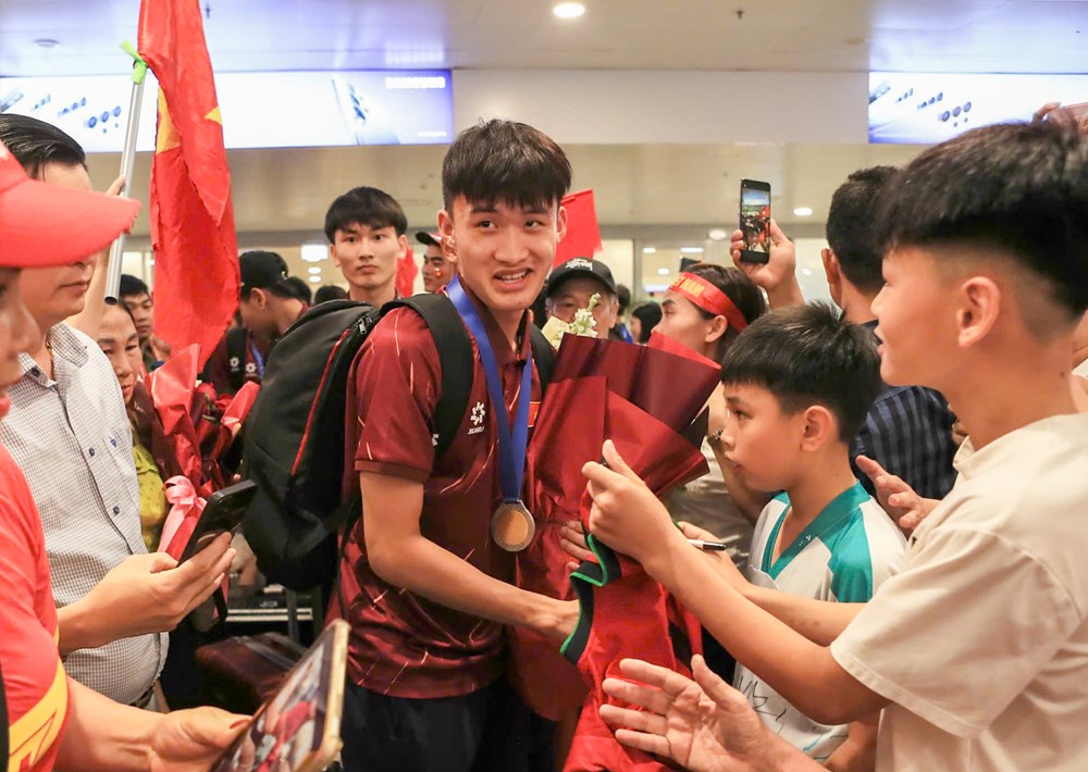 U17 Việt Nam trở về trong vinh quang, sẵn sàng chinh phục VCK U17 châu Á 2026 - ảnh 4