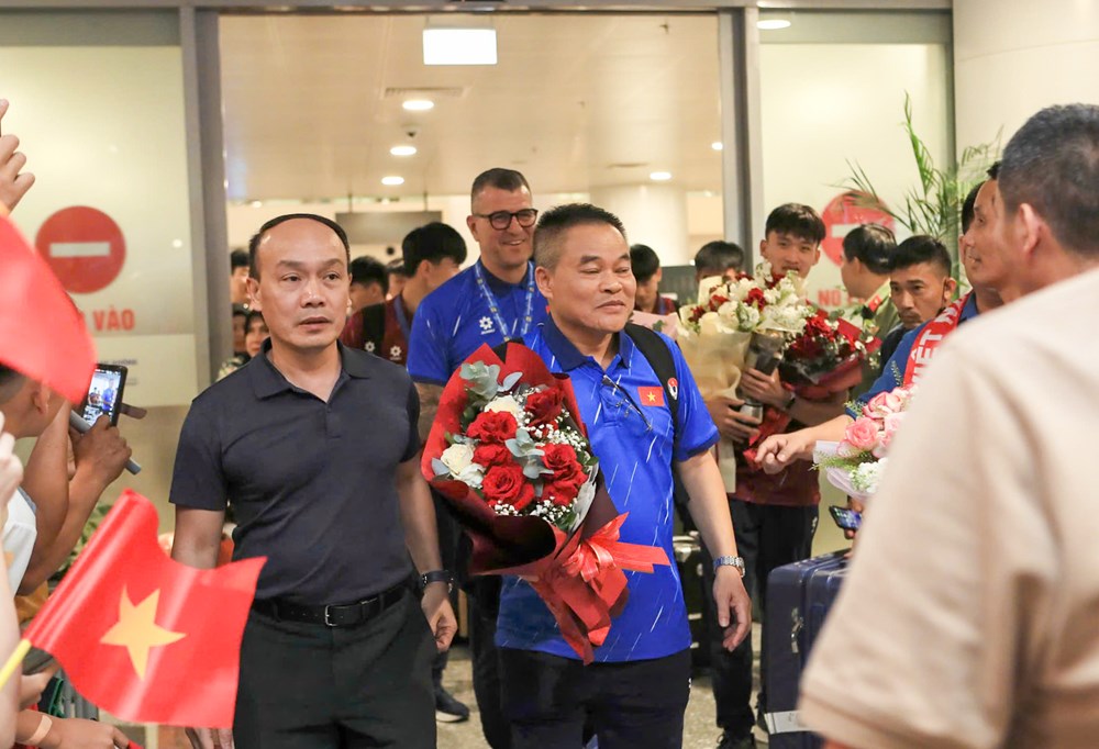 U17 Việt Nam trở về trong vinh quang, sẵn sàng chinh phục VCK U17 châu Á 2026 - ảnh 2