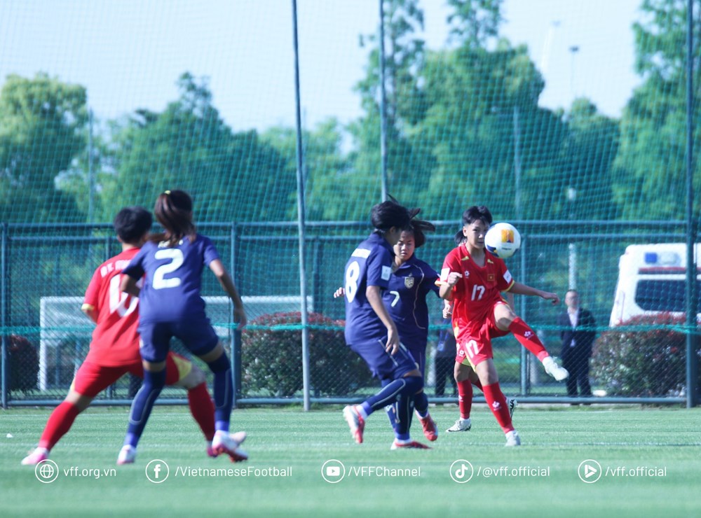 HLV Okiyama Masahiko đánh giá cao tinh thần thi đấu của U17 nữ Việt Nam - ảnh 1