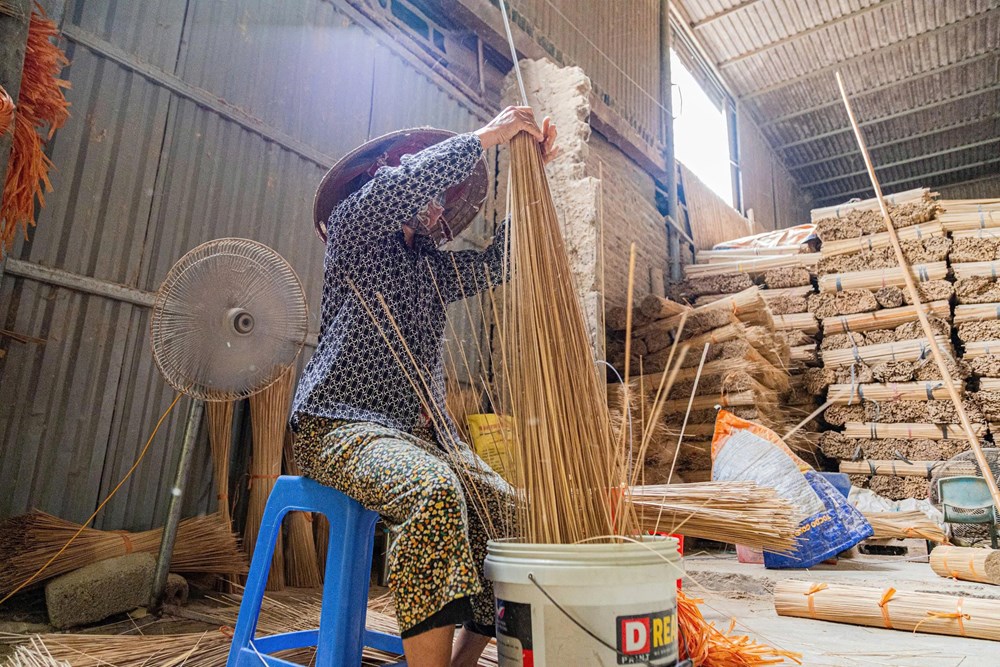 Làng nghề làm tăm hương hơn trăm tuổi ở Hà Nội - ảnh 6