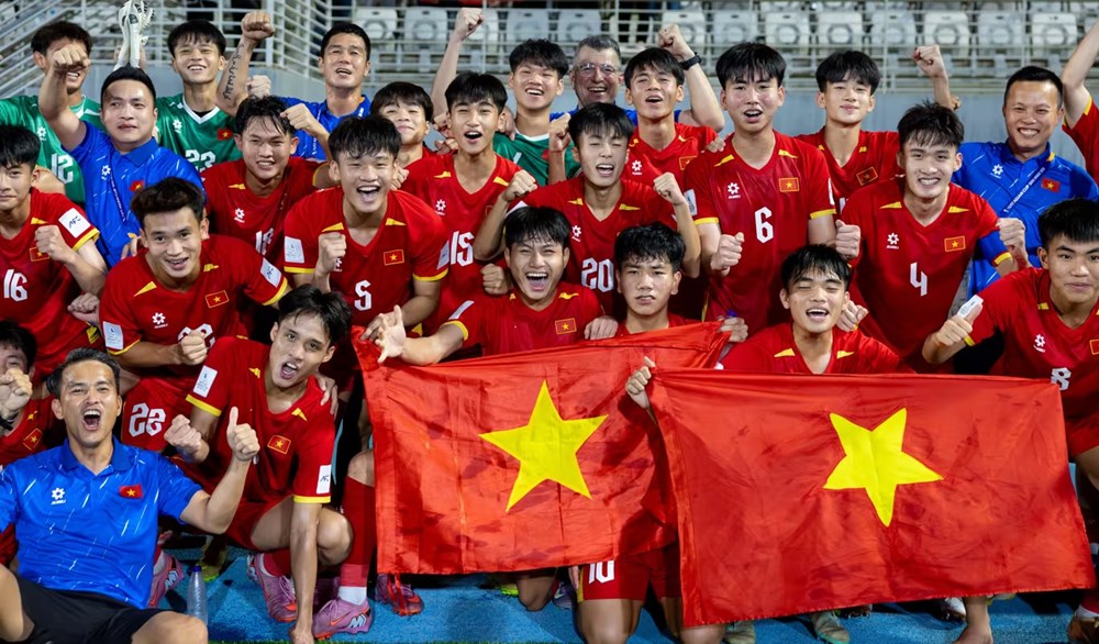 Chủ tịch AFC chúc mừng VFF sau kỳ tích của U17 Việt Nam - ảnh 1