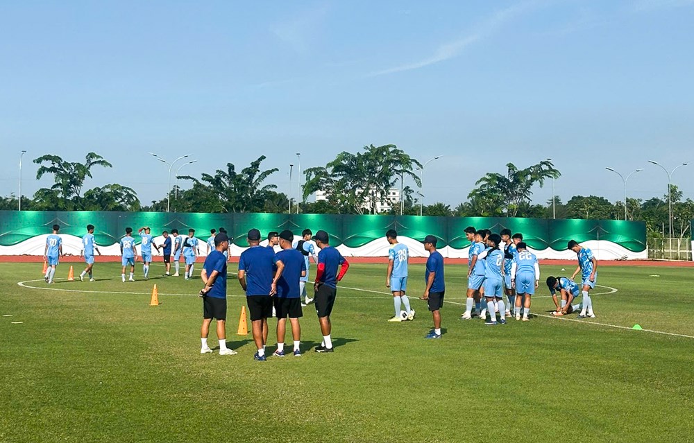 U19 Việt Nam bước vào guồng tập luyện tại Indonesia - ảnh 2
