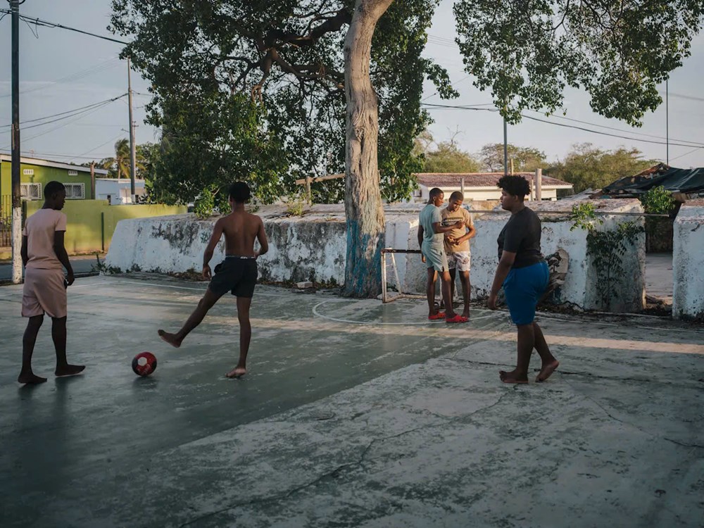 Curaçao: Từ hòn đảo treo cờ Brazil đến giấc mơ World Cup - ảnh 1