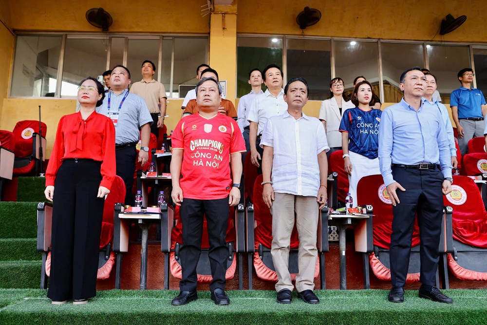 CAHN thắng Becamex TP.HCM 2-1 trong ngày nâng cúp vô địch V-League - ảnh 1