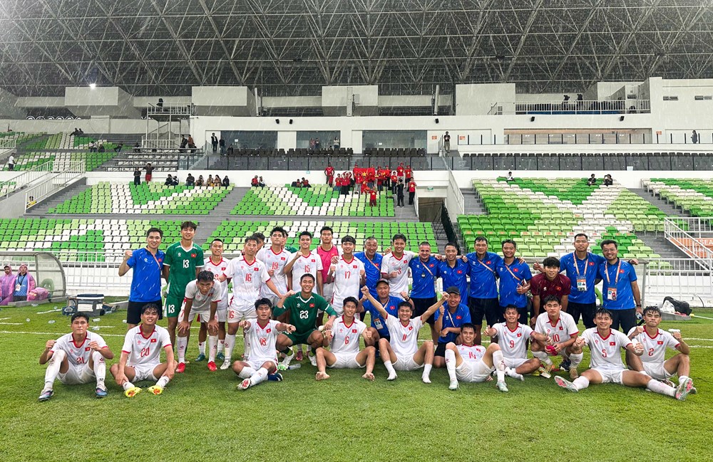 U19 Việt Nam thắng đậm Myanmar, chiếm ngôi đầu bảng A - ảnh 1