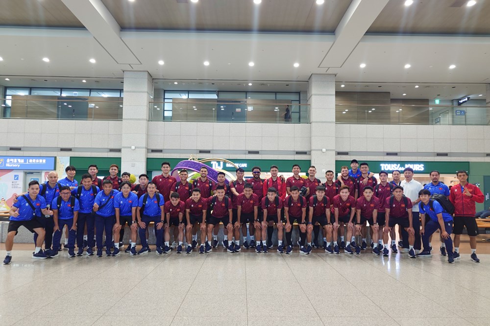 Đội tuyển Việt Nam đến Hàn Quốc, bắt đầu chuyến tập huấn hướng tới ASEAN Cup 2026 - ảnh 1