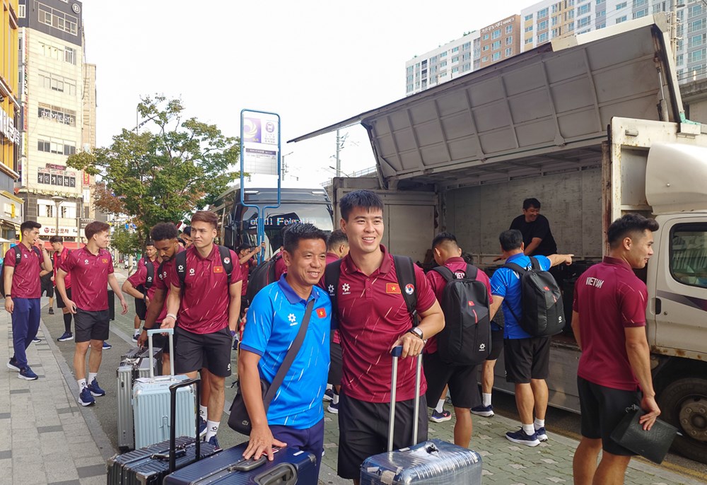 Đội tuyển Việt Nam đến Hàn Quốc, bắt đầu chuyến tập huấn hướng tới ASEAN Cup 2026 - ảnh 2