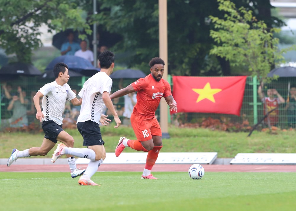 Đội tuyển Việt Nam thắng đậm 6-0 ở trận đấu tập đầu tiên tại Hàn Quốc - ảnh 1