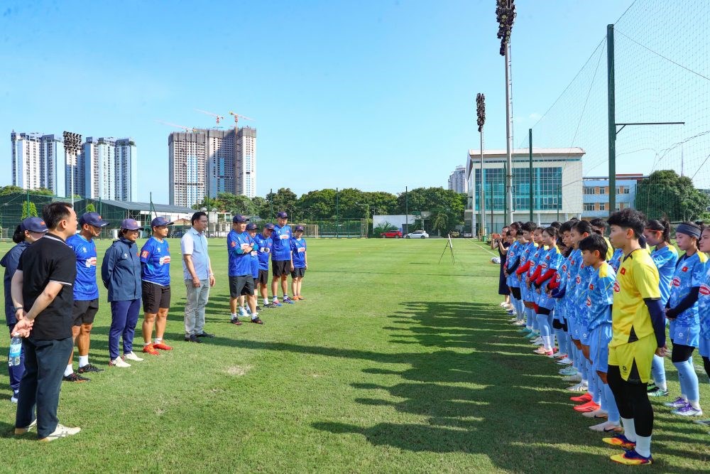 LĐBĐ Việt Nam động viên tuyển nữ Việt Nam hướng tới ASIAD 2026 - ảnh 1