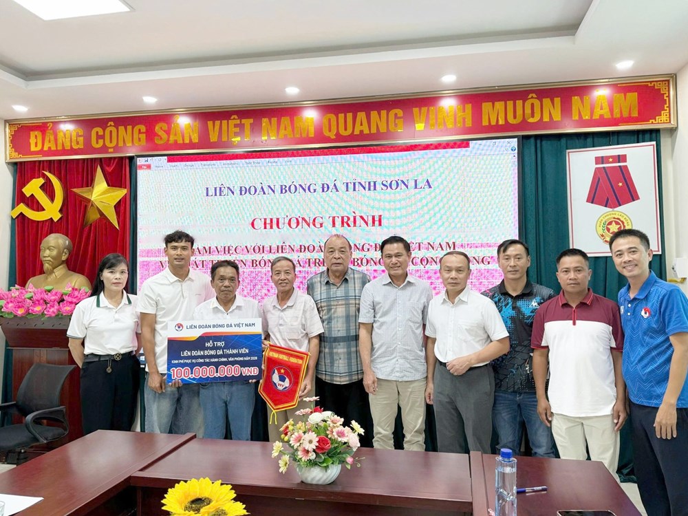 LĐBĐ Việt Nam hỗ trợ Sơn La phát triển bóng đá địa phương - ảnh 3
