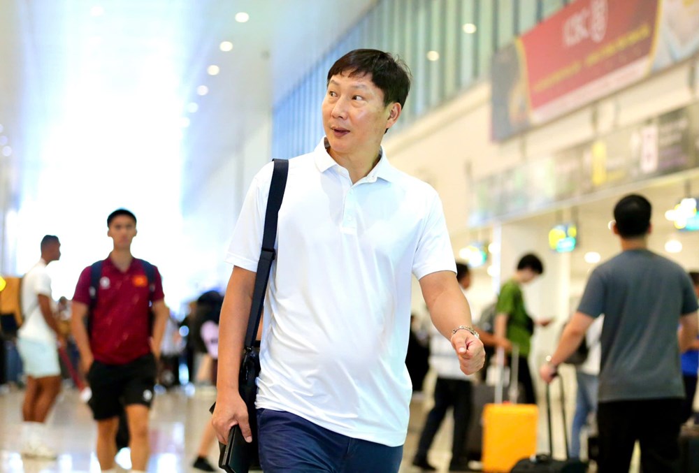 ĐT Việt Nam trở lại Hà Nội, sẵn sàng cho trận tái đấu Malaysia - ảnh 3