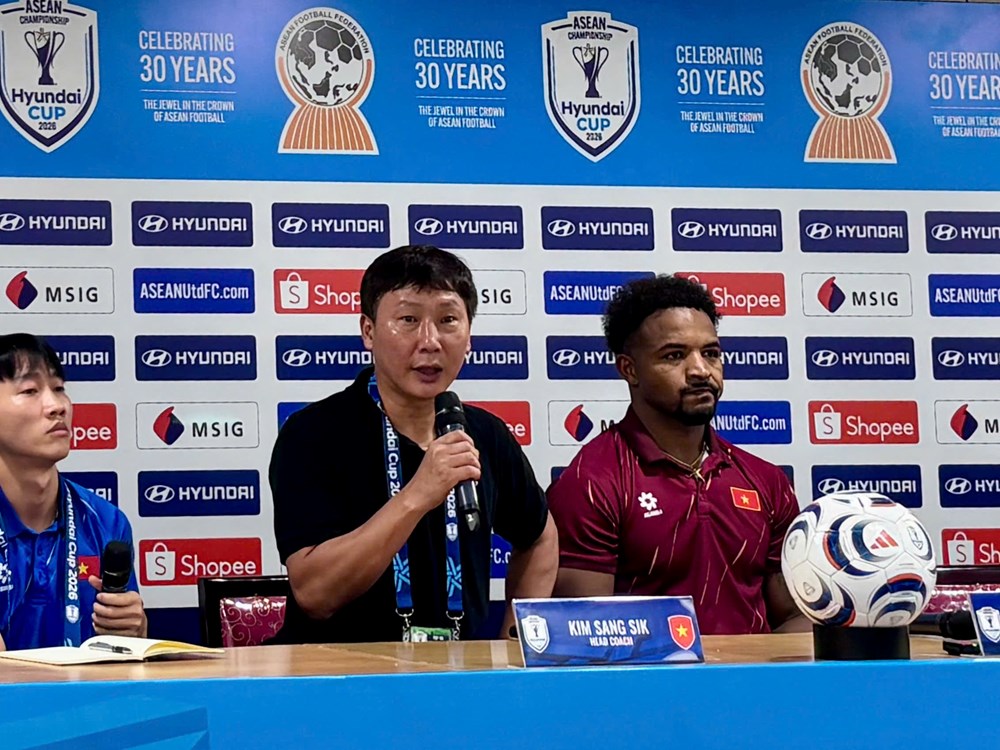HLV Kim Sang-sik tiết lộ chuyện sinh nhật Đình Bắc, Xuân Son muốn thêm một lần vô địch ASEAN Cup - ảnh 3