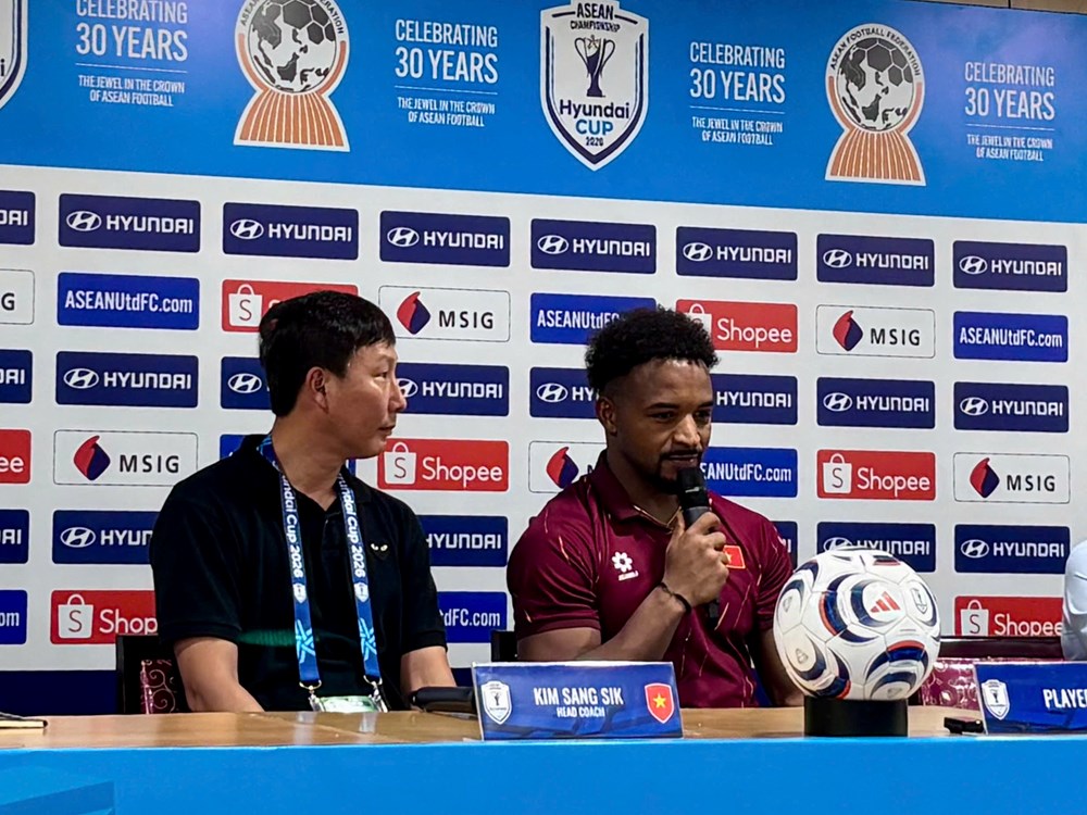 HLV Kim Sang-sik tiết lộ chuyện sinh nhật Đình Bắc, Xuân Son muốn thêm một lần vô địch ASEAN Cup - ảnh 4