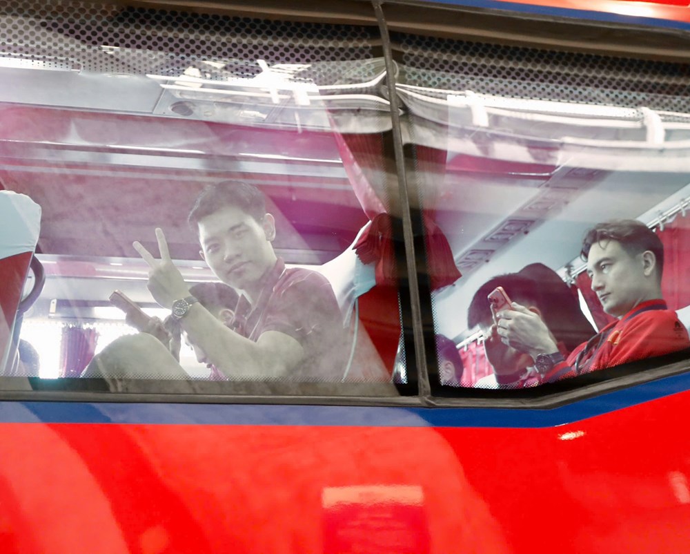 Đội tuyển Việt Nam đến Bangkok, sẵn sàng cho đại chiến Thái Lan ở chung kết ASEAN Championship 2026 - ảnh 2