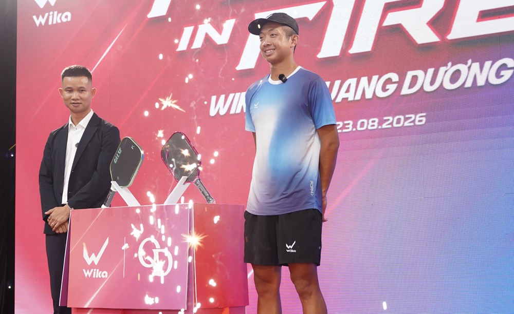 Người hâm mộ đội mưa gặp ngôi sao pickleball Quang Dương - ảnh 3