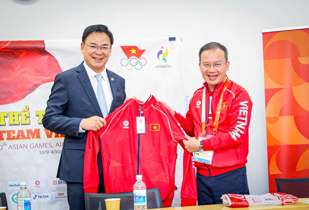 Chủ tịch Ủy ban Olympic Việt Nam Nguyễn Văn Hùng thăm, động viên Đoàn Thể thao Việt Nam - ảnh 5