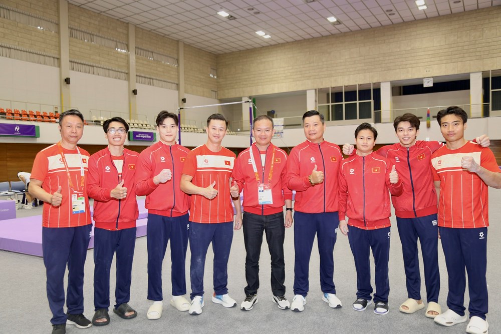 Nguyễn Văn Khánh Phong vượt Carlos Yulo ở vòng loại vòng treo ASIAD 20 - ảnh 3