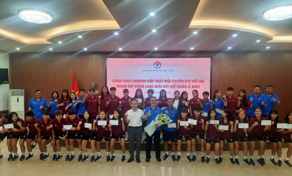 Lãnh đạo LĐBĐ Việt Nam gặp mặt, động viên U17 nữ Việt Nam trước vòng loại châu Á 2027 - ảnh 1
