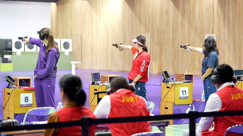 Trịnh Thu Vinh xuất sắc vào chung kết 25m súng ngắn nữ ASIAD 20 - ảnh 1