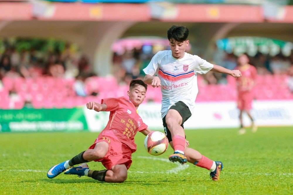 U16 Hà Nội ngược dòng thắng Công an nhân dân, Hải Phòng thắng đậm - ảnh 1