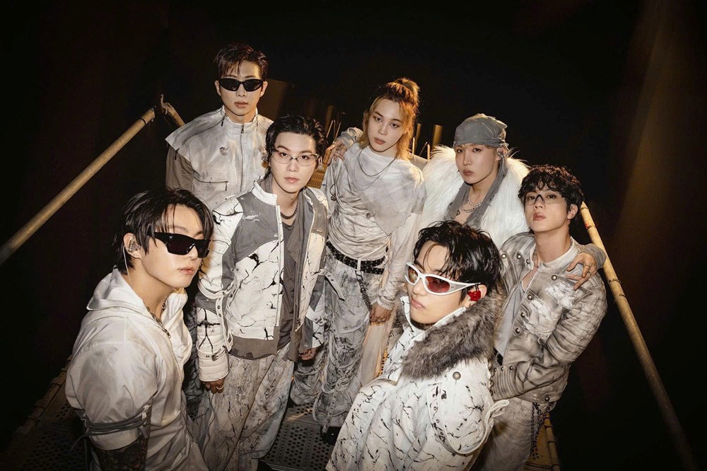 BTS bị làm phiền tại khách sạn ở Peru, người hâm mộ lo ngại về an toàn - ảnh 1