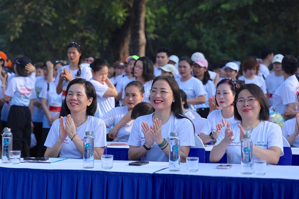 Những bước chạy vì không gian không khói thuốc - ảnh 1