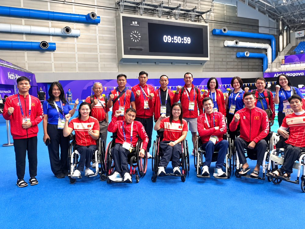 Trưởng đoàn Nguyễn Trọng Hổ động viên các VĐV Việt Nam tại Asian Para Games 5 - ảnh 3