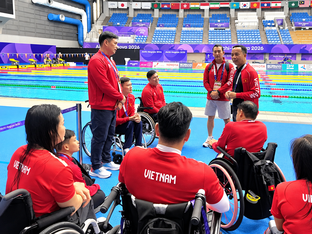 Trưởng đoàn Nguyễn Trọng Hổ động viên các VĐV Việt Nam tại Asian Para Games 5 - ảnh 2