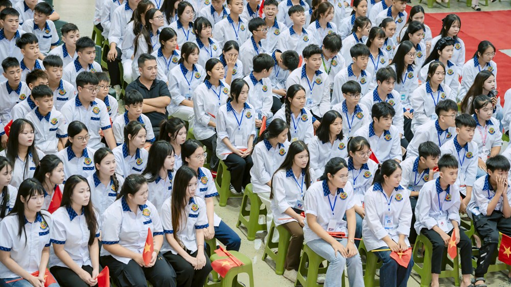 Võ sĩ Nguyễn Thị Tâm nhận món quà đặc biệt từ các học sinh Trường IVS - ảnh 5