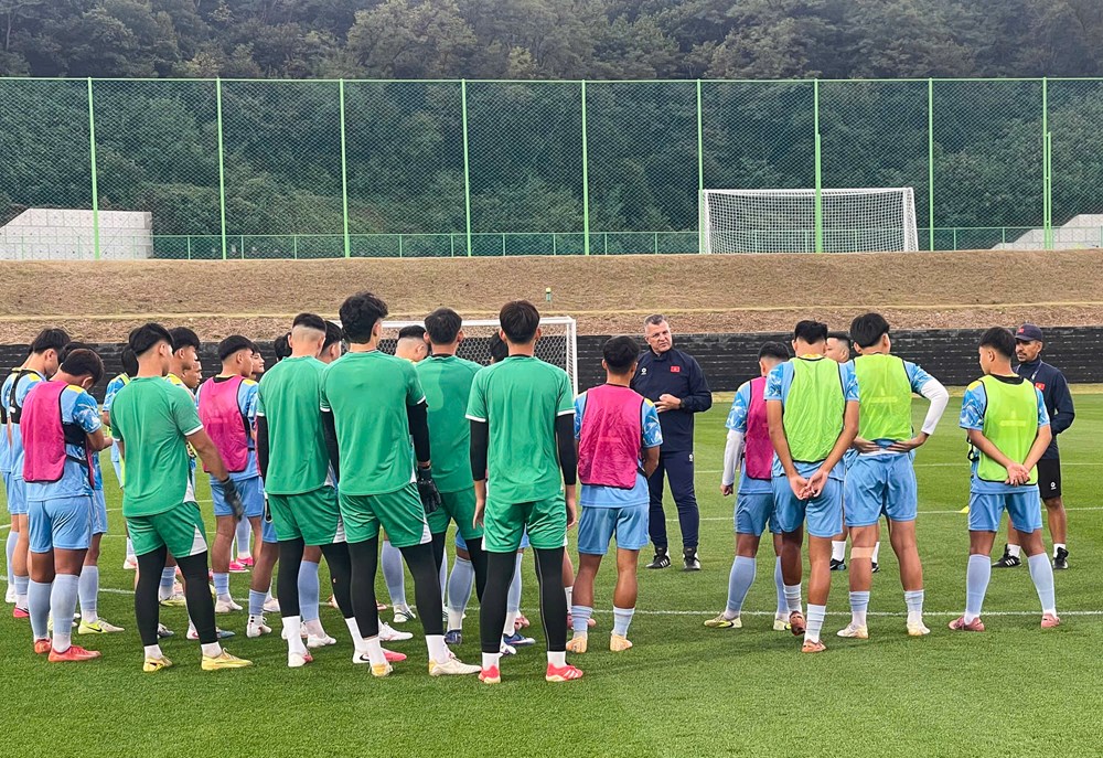 U17 Việt Nam khởi động đợt tập huấn tại Hàn Quốc trước thềm World Cup - ảnh 1
