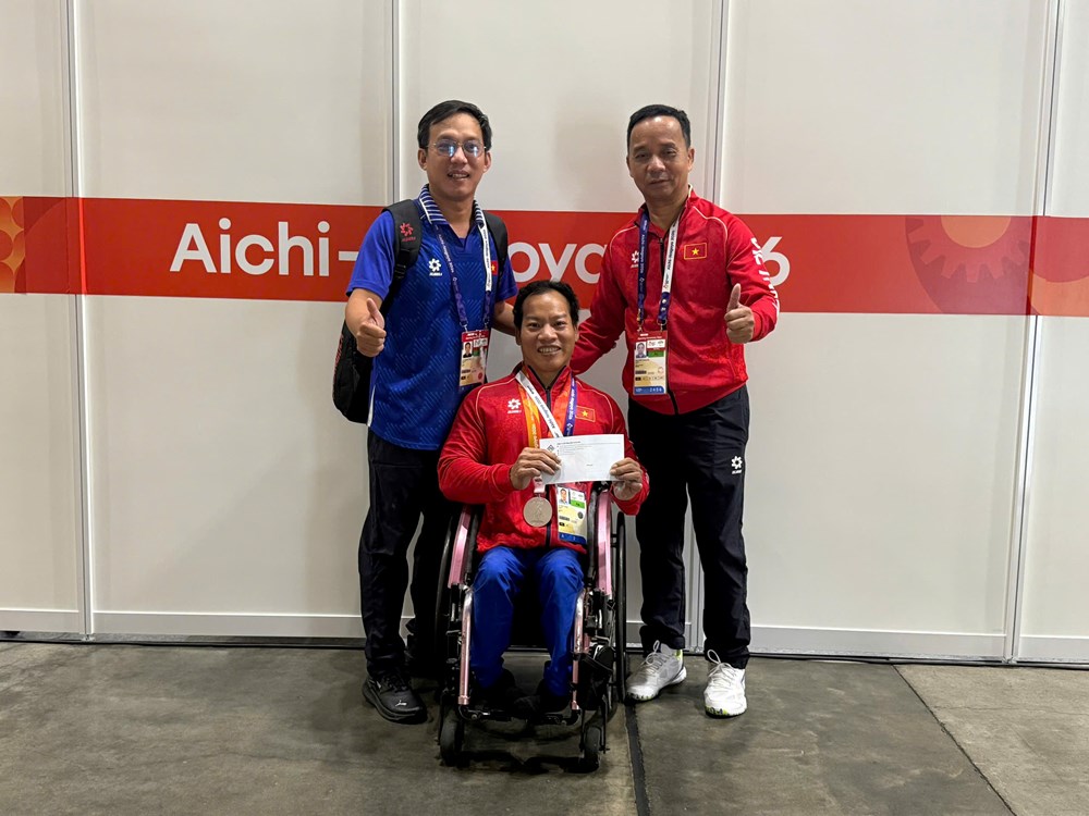 Bộ trưởng Lâm Thị Phương Thanh chúc mừng HCV đầu tiên của Thể thao người khuyết tật Việt Nam tại Asian Para Games 5 - ảnh 2