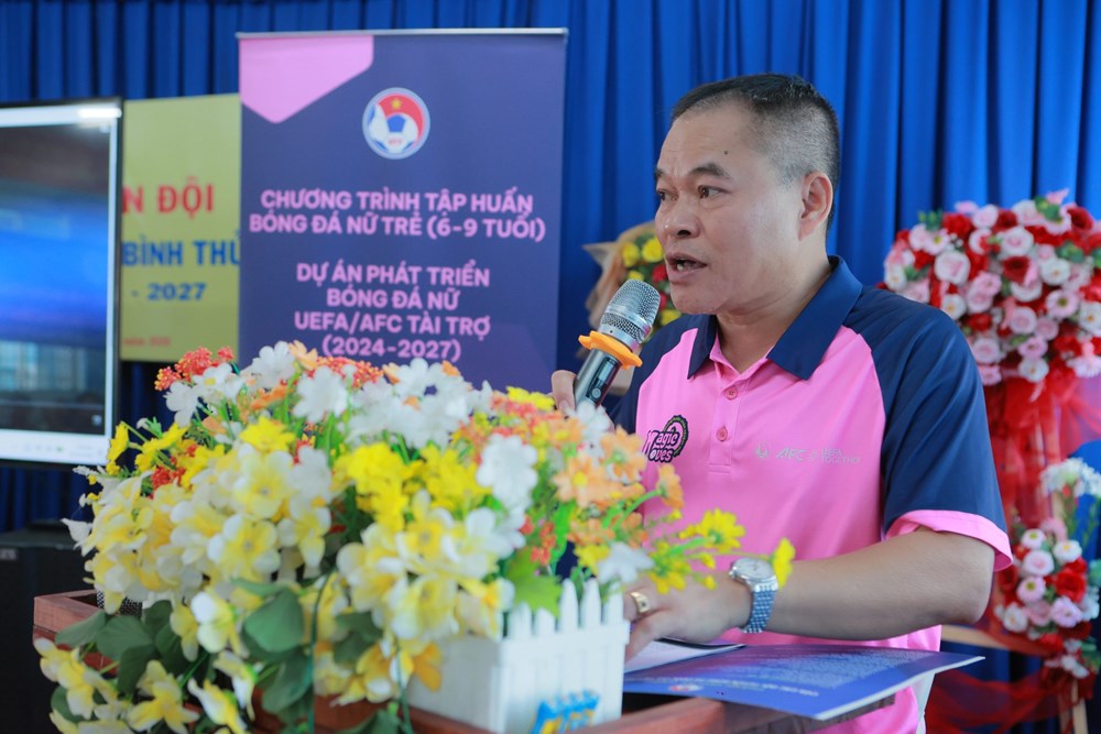 “Những bước chân nhiệm màu” mở rộng sân chơi bóng đá cho trẻ em gái tại Cần Thơ - ảnh 2